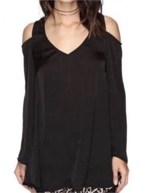 Show Me Your MuMu Peek-a-Boo Cold Shoulder Flare Sleeve Tunic Top Black Size S